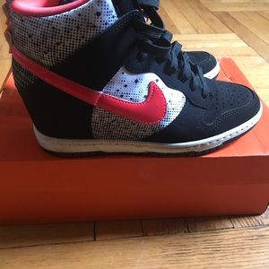 Women’s sky high dunks